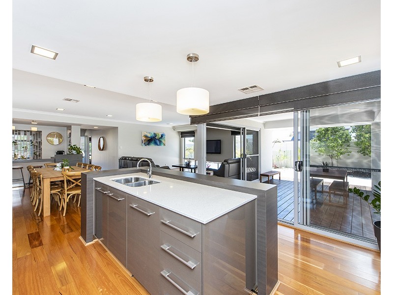 7 Adlington Way, Ellenbrook WA 6069