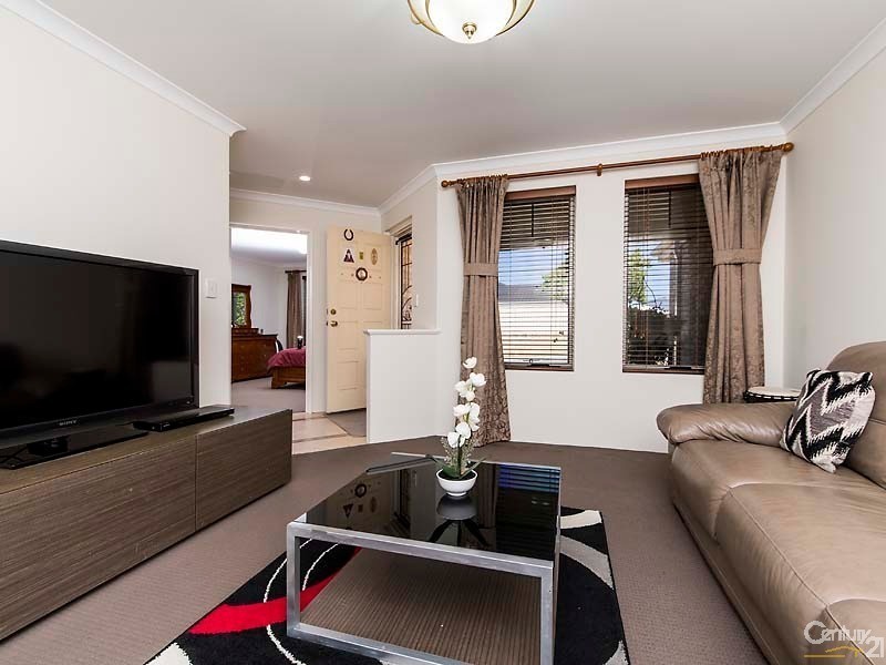 29 Bingarra Crescent, Tapping WA 6065