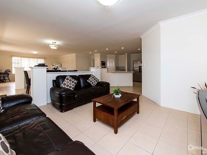 29 Bingarra Crescent, Tapping WA 6065