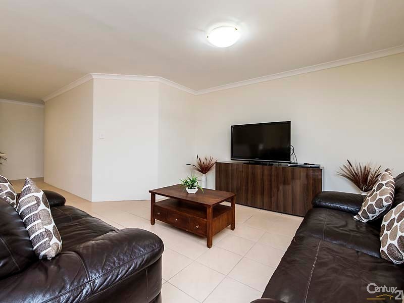 29 Bingarra Crescent, Tapping WA 6065
