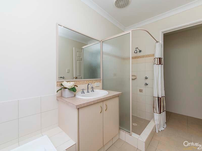 29 Bingarra Crescent, Tapping WA 6065