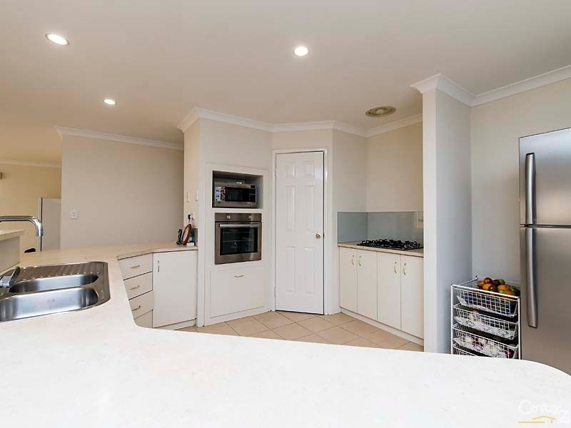 29 Bingarra Crescent, Tapping WA 6065