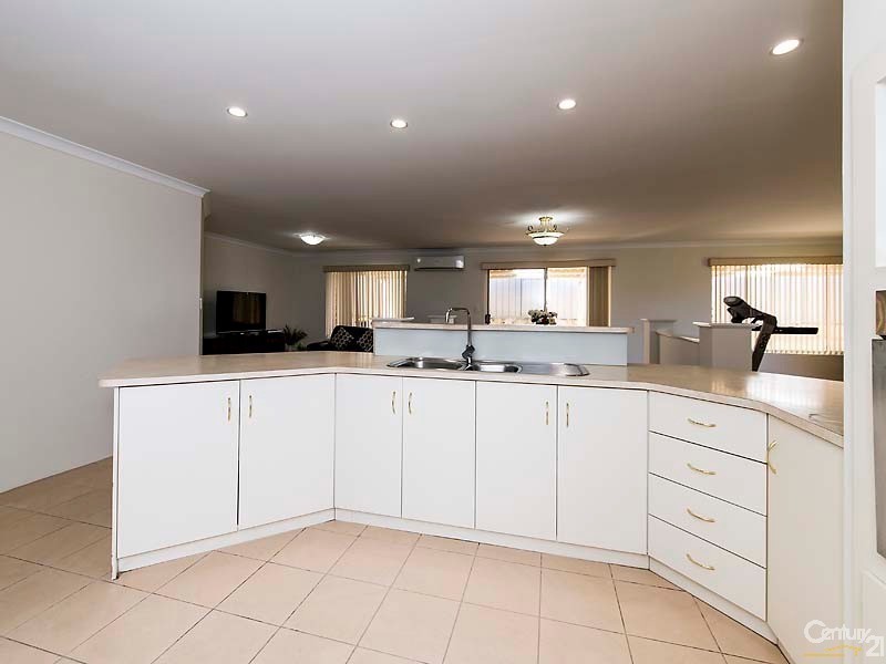 29 Bingarra Crescent, Tapping WA 6065