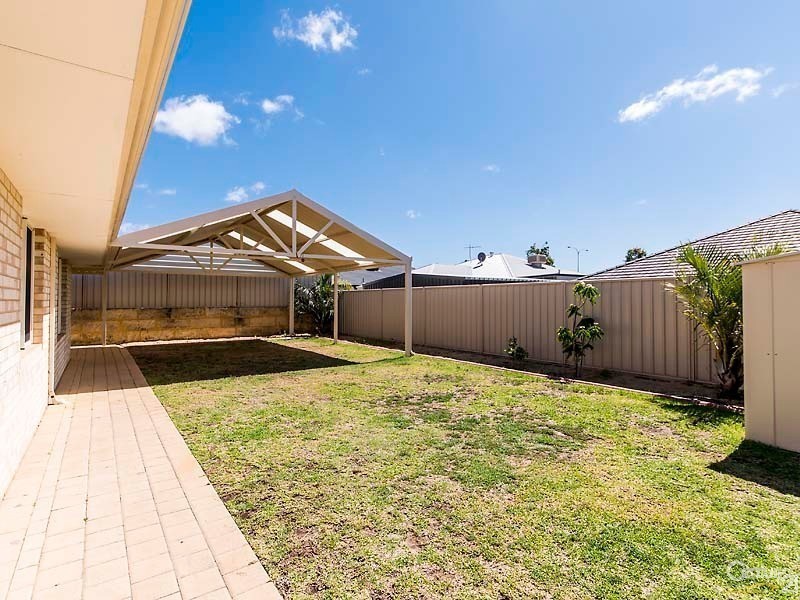 29 Bingarra Crescent, Tapping WA 6065
