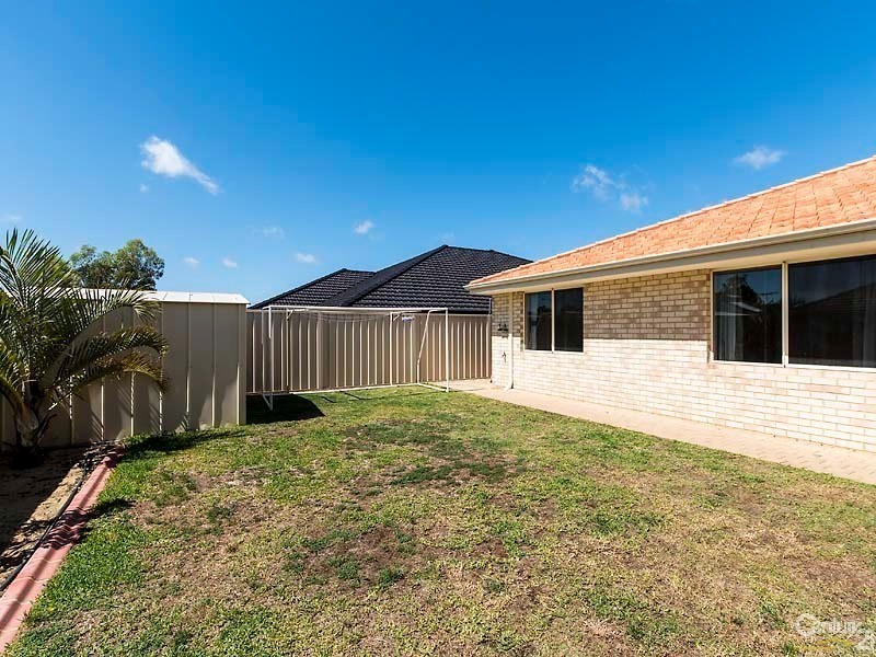 29 Bingarra Crescent, Tapping WA 6065
