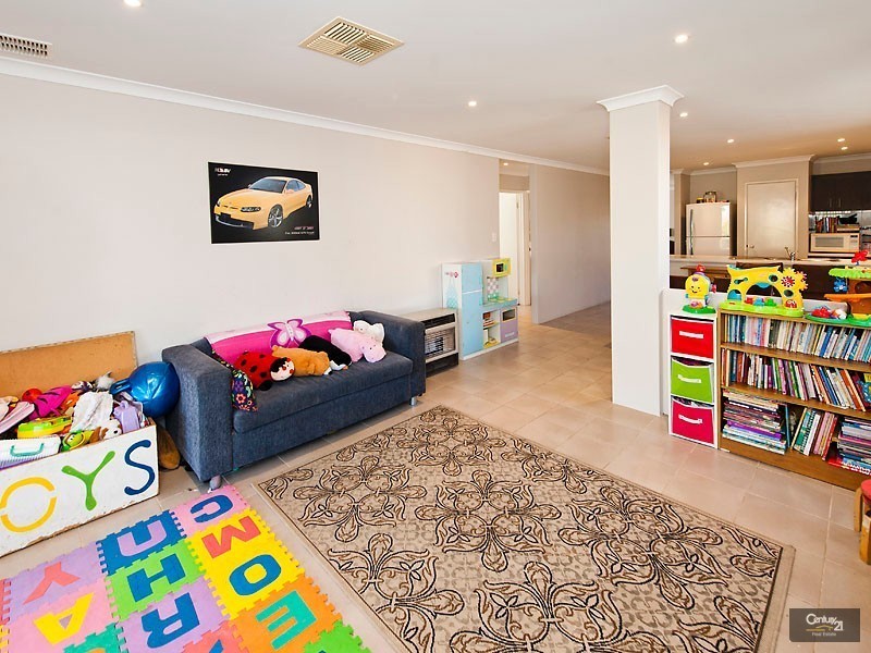 16 Glenallen Way, Ellenbrook WA 6069