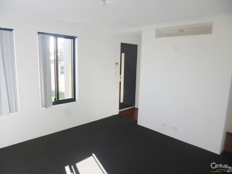 3 Smeaton Lane, Carramar WA 6031