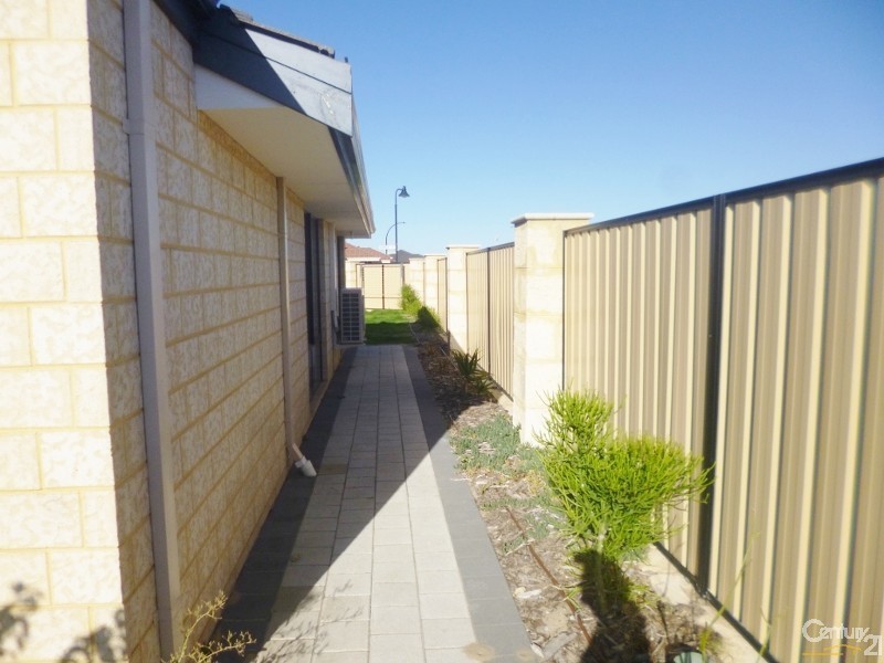 3 Smeaton Lane, Carramar WA 6031