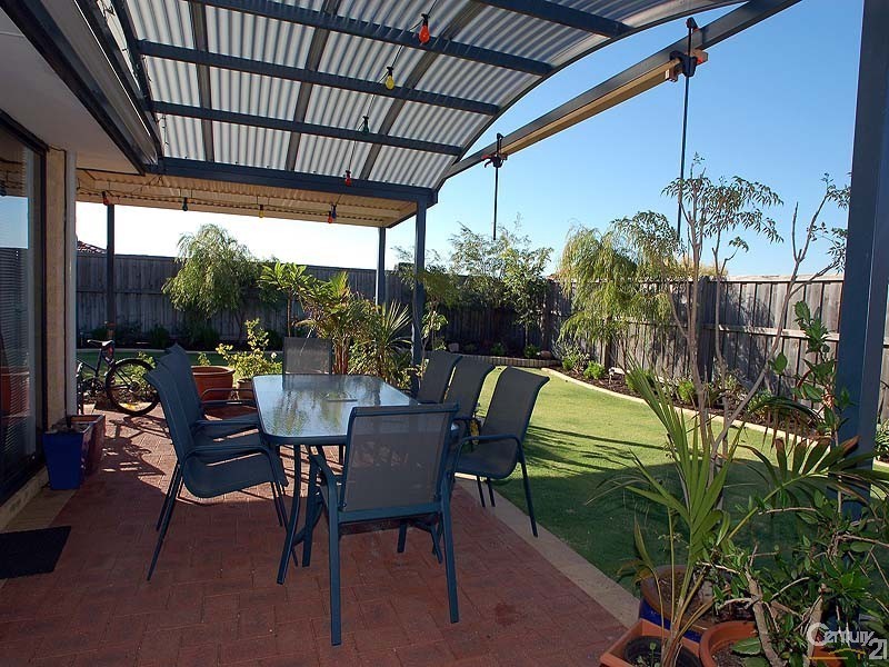 8 Lacebark Court, Ellenbrook WA 6069