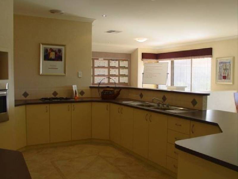 10 Harvest lakes Boulevard, Atwell WA 6164