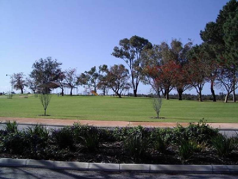 10 Harvest lakes Boulevard, Atwell WA 6164