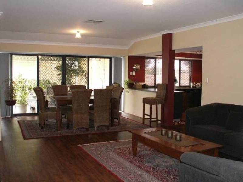 2 BENDEE DRIVE, Atwell WA 6164