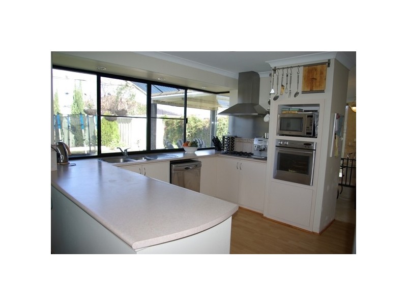 25 KENNACK VISTA, Atwell WA 6164