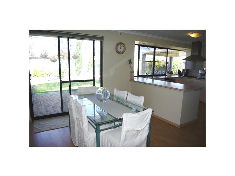 25 KENNACK VISTA, Atwell WA 6164