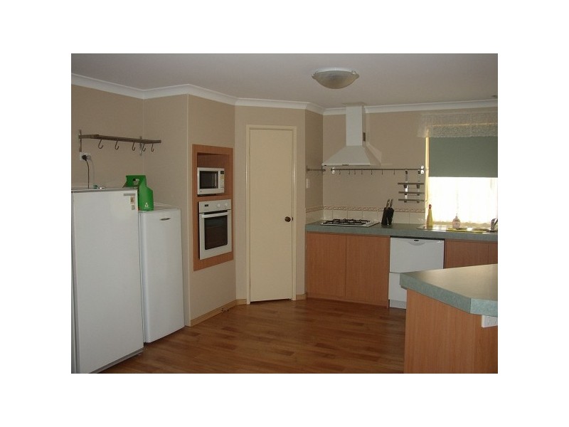 2 Heath Close, Atwell WA 6164