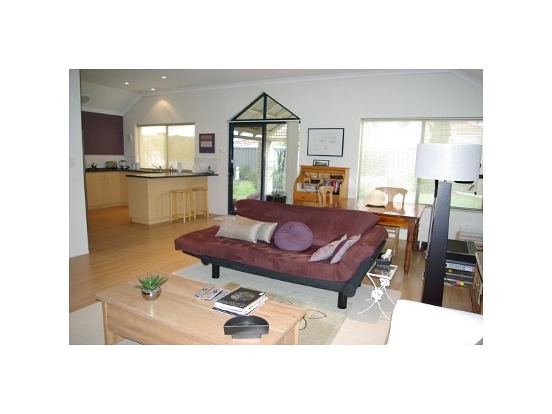 34 Freshwater Drive, Atwell WA 6164