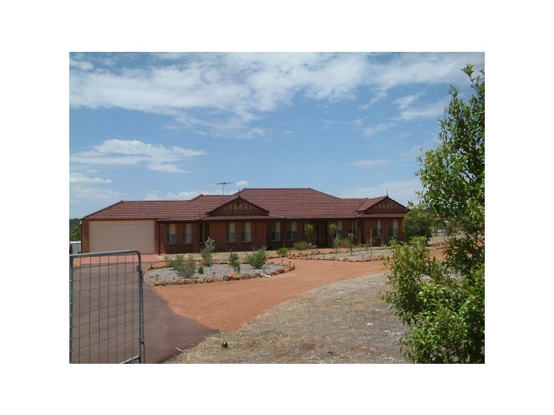 111 Sussex Bend, Lower Chittering WA 6084