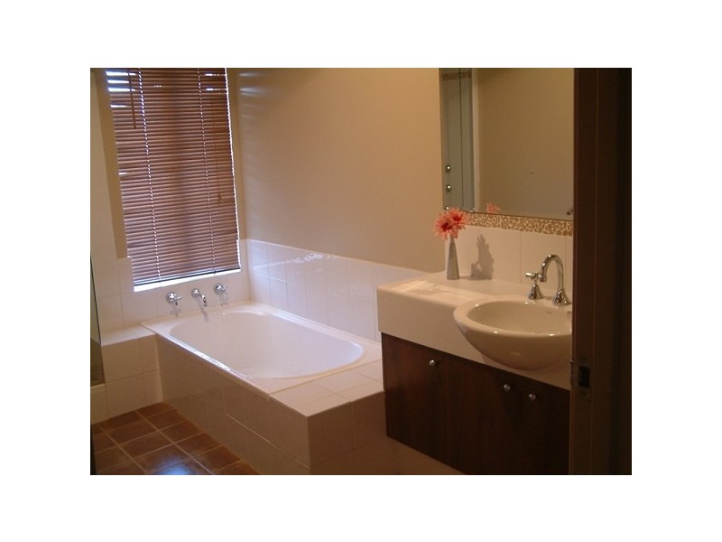 111 Sussex Bend, Lower Chittering WA 6084