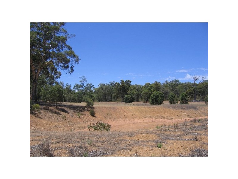36 Patersonia Road, Chittering WA 6084
