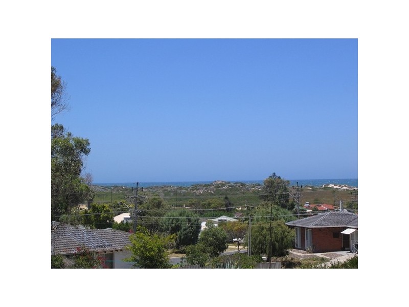 4 Hutt Court, Two Rocks WA 6037