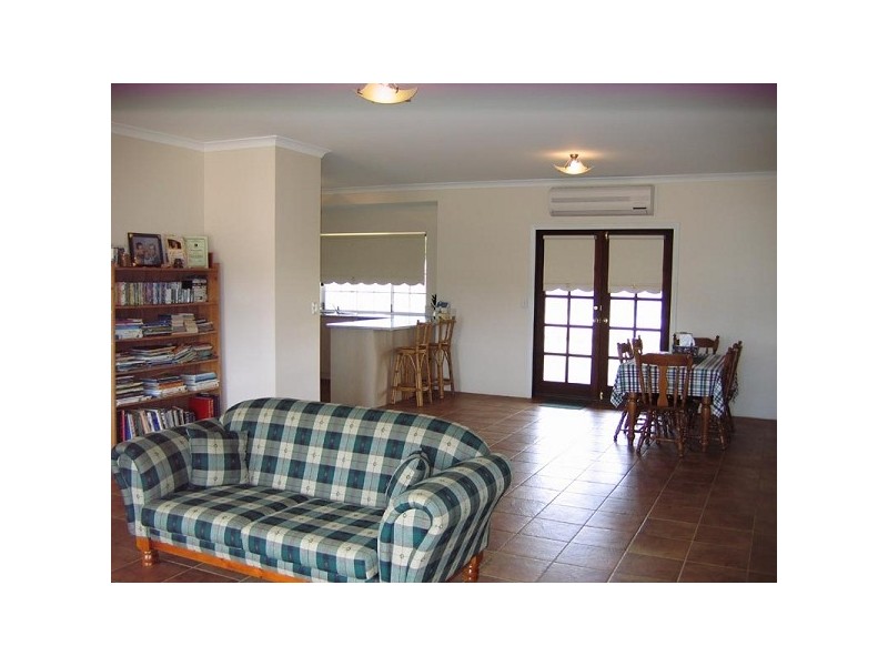 49 Sussex Bend, Lower Chittering WA 6084