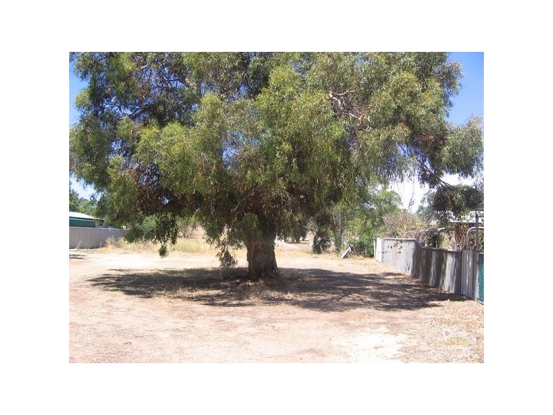 8 Chittering Road, Bullsbrook WA 6084