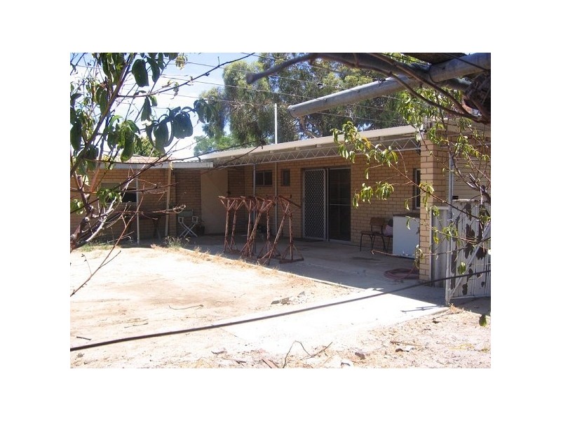 8 Chittering Road, Bullsbrook WA 6084