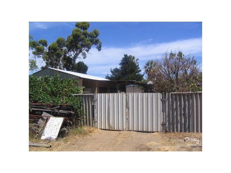 8 Chittering Road, Bullsbrook WA 6084