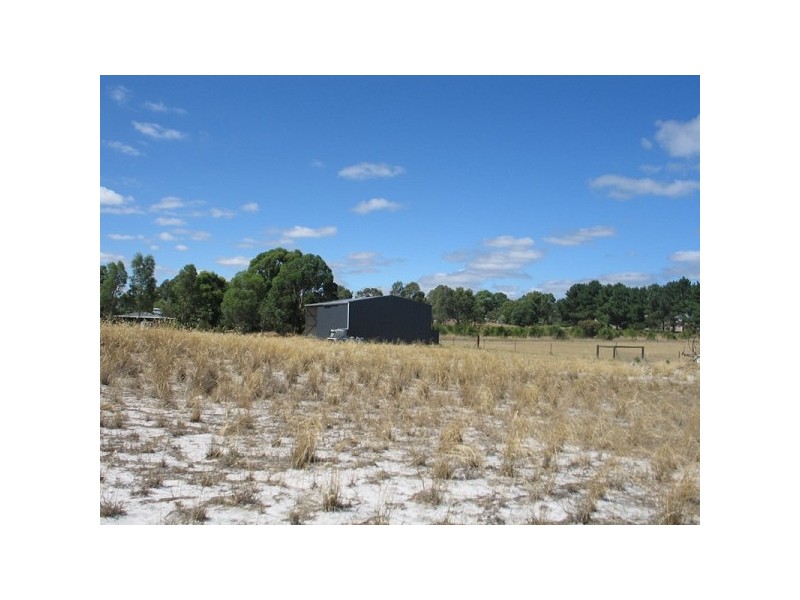 10 Faull Street, Muchea WA 6501