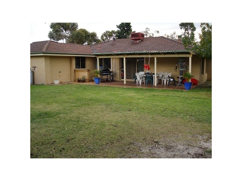 16 Banksia Court, Bullsbrook WA 6084