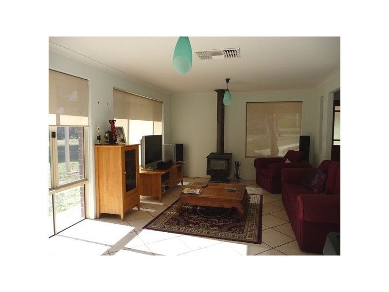 15 Sabre Close, Bullsbrook WA 6084
