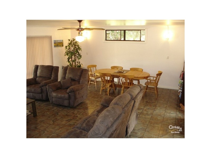 104 Chittering Rd, Bullsbrook WA 6084