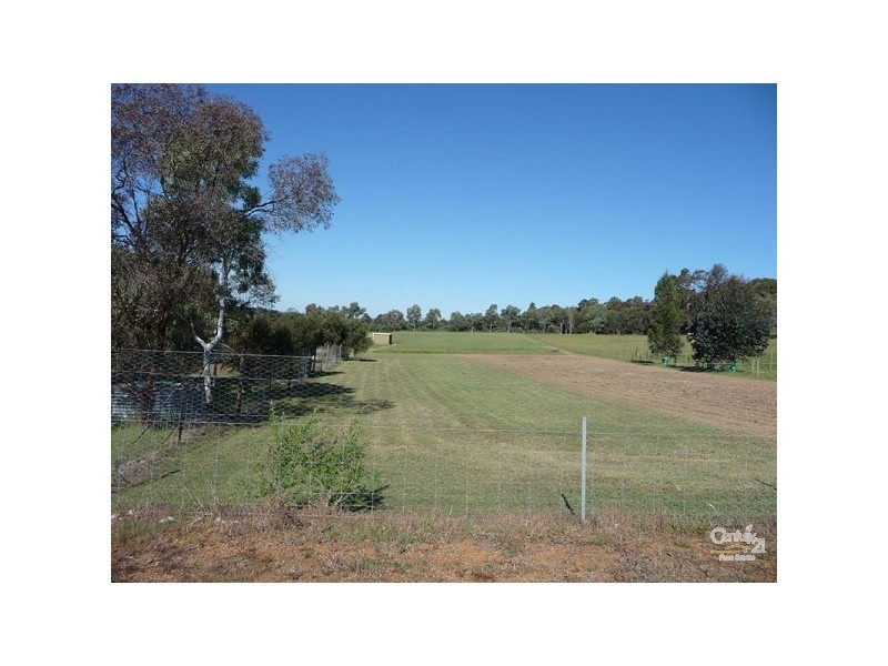 240 Hart Drive, Chittering WA 6084