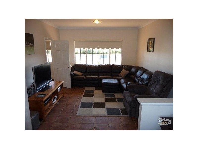 49 Sussex Bend, Lower Chittering WA 6084