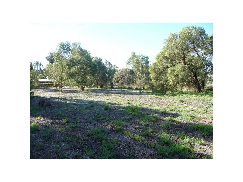 15 Edwards Place, Muchea WA 6501