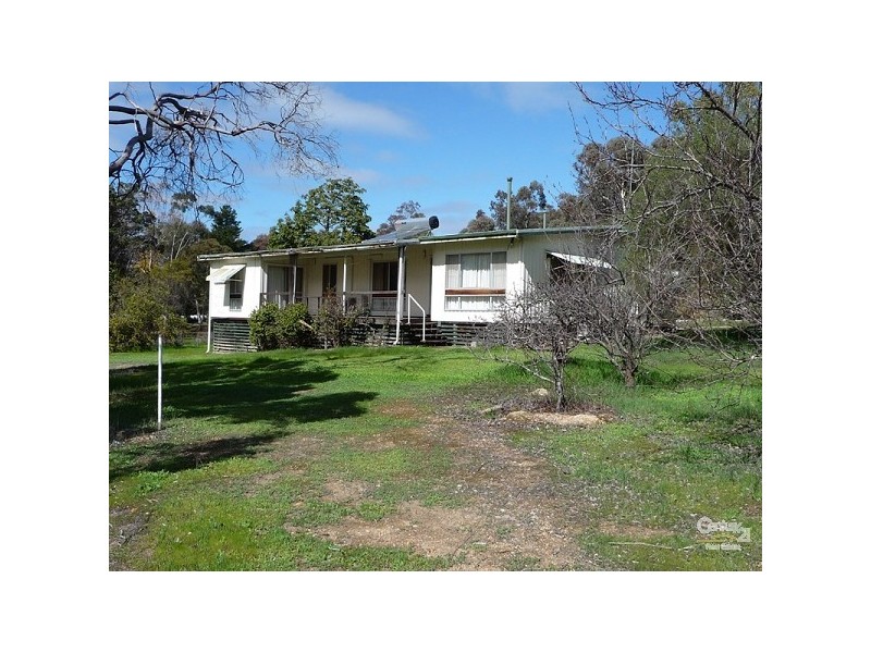 13 Tames Rd, Bakers Hill WA 6562