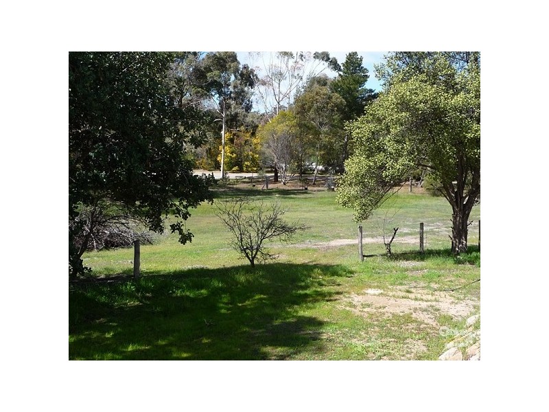 13 Tames Rd, Bakers Hill WA 6562