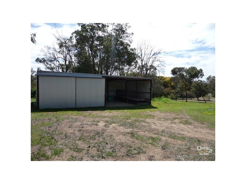 13 Tames Rd, Bakers Hill WA 6562