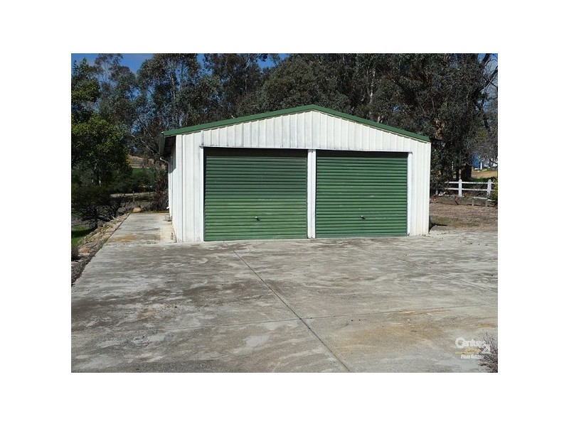 13 Tames Rd, Bakers Hill WA 6562