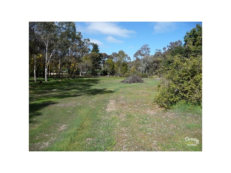 13 Tames Rd, Bakers Hill WA 6562