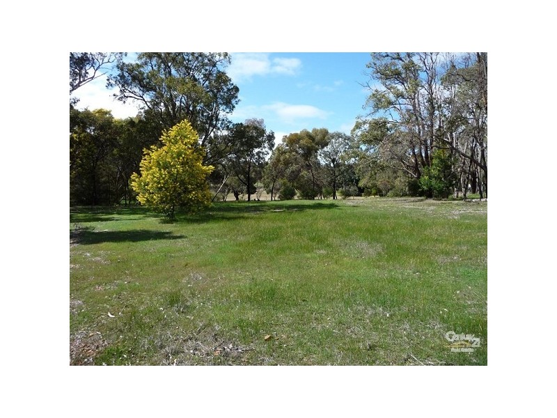 13 Tames Rd, Bakers Hill WA 6562