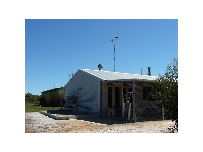 82 Bell Road, Coonabidgee WA 6503