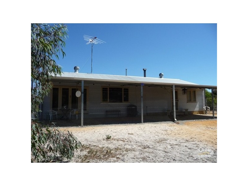 82 Bell Road, Coonabidgee WA 6503