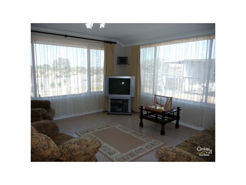 12 Payne Street, Muchea WA 6501