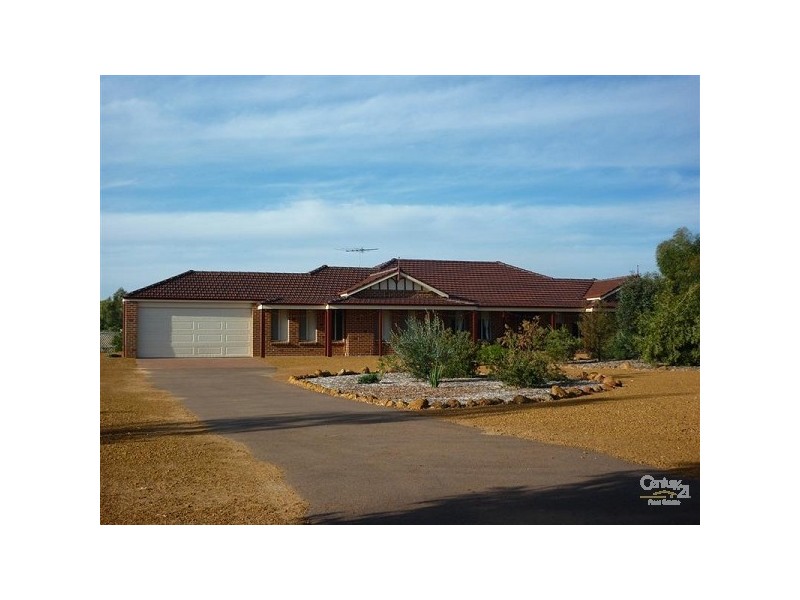 111 Sussex Bend, Lower Chittering WA 6084