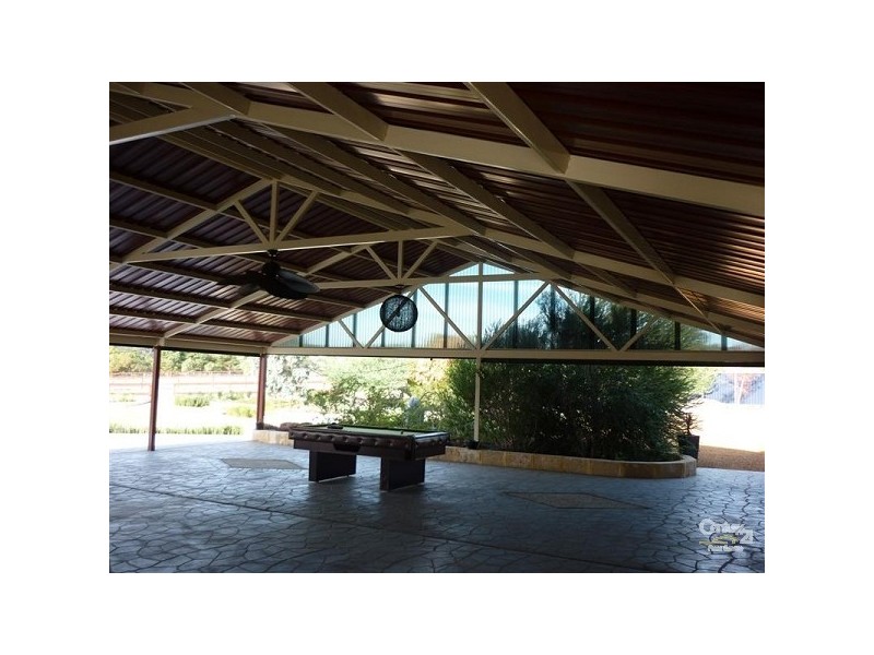 111 Sussex Bend, Lower Chittering WA 6084