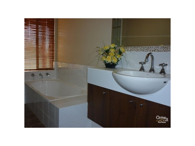 111 Sussex Bend, Lower Chittering WA 6084