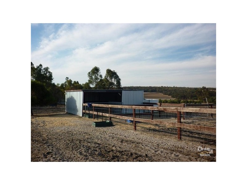 111 Sussex Bend, Lower Chittering WA 6084