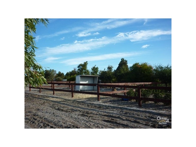 111 Sussex Bend, Lower Chittering WA 6084