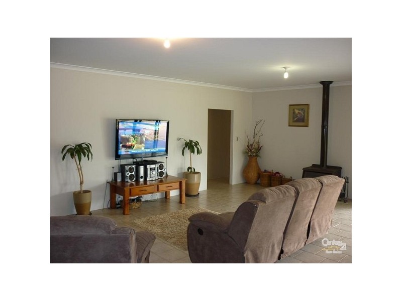 19 Salmon Gum Crescent, Chittering WA 6084